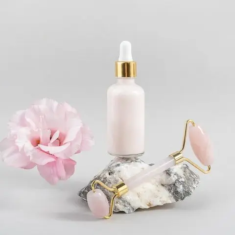 Serum bottle and roller